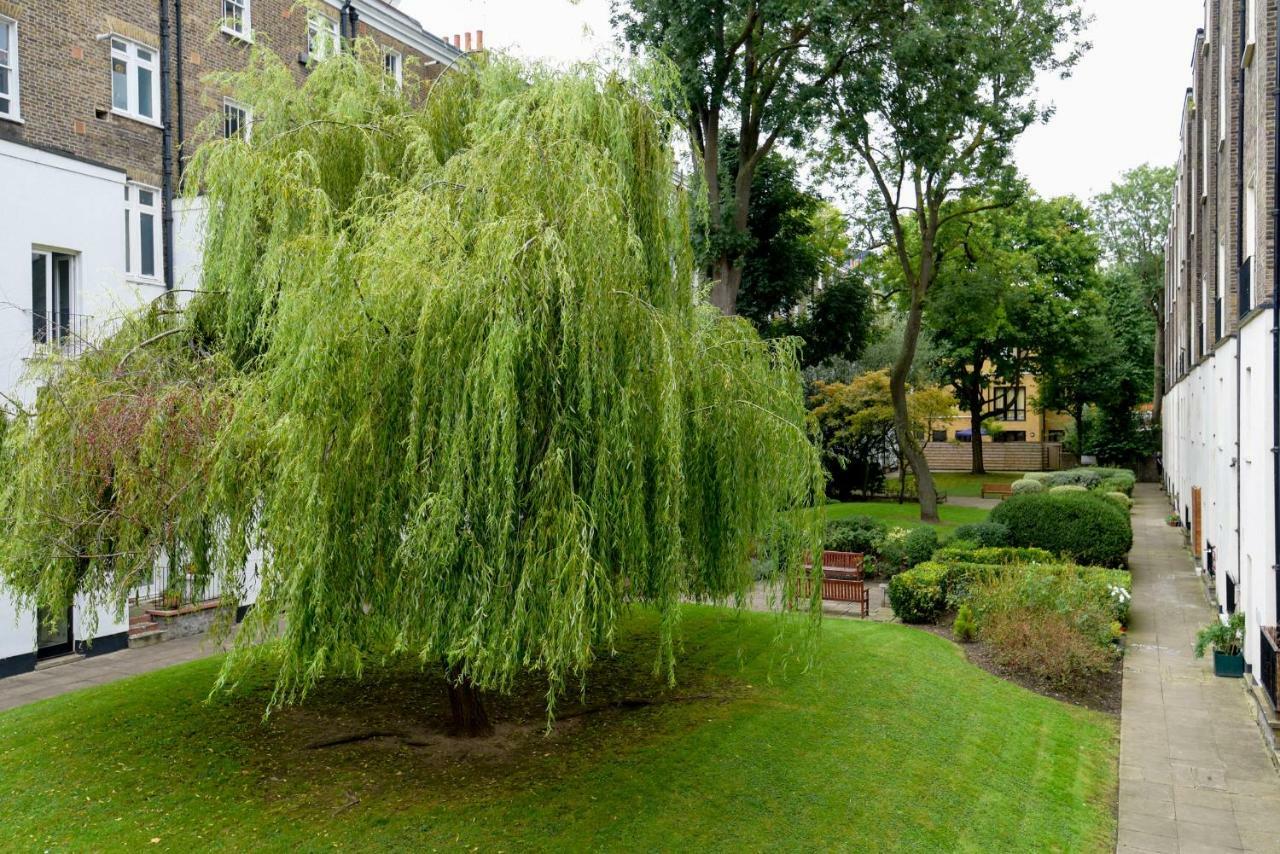 Gloucester Gardens London Exterior photo